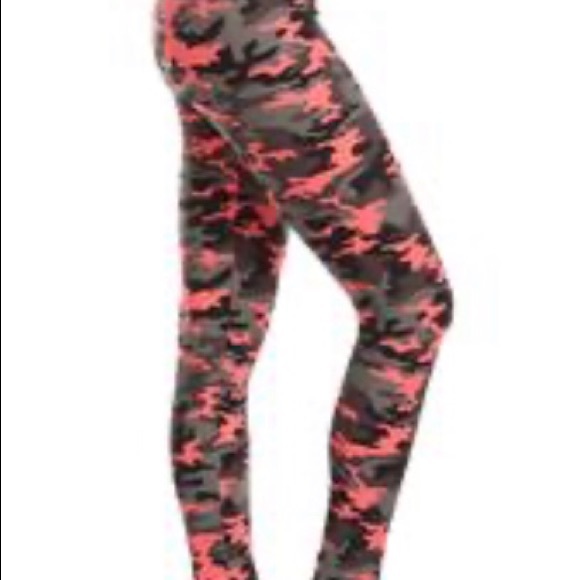 Leggings - Hot Pink Camo - Picture 2 of 2